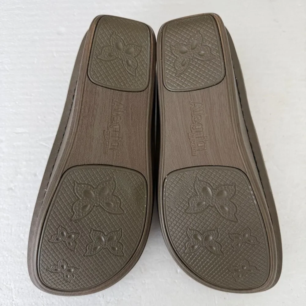 Size 40 Alegria Floral Embossed Leather Clogs Mary Jane Mule Brown Comfort Shoes - Picture 8 of 13